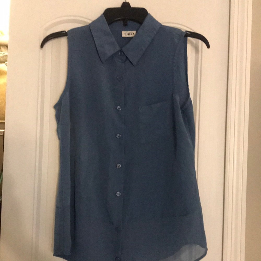 Sleeveless blouse